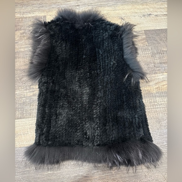 Saks Fifth Avenue Real Rabbit Coyote Fur Vest Size M/L in Black - Picture 2 of 7